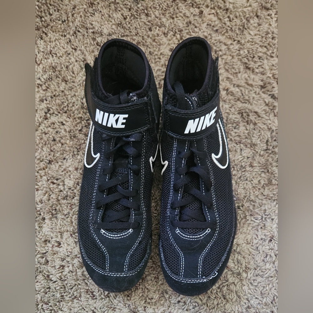 Kids wrestling shoes, size 5
